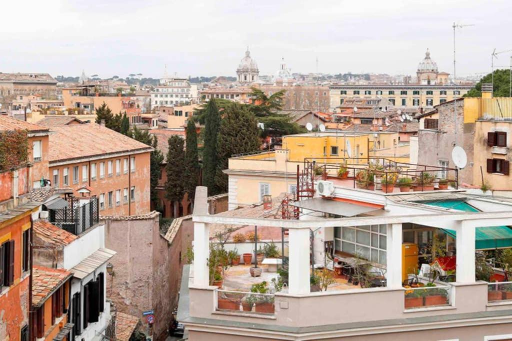 White Panoramic Jacuzzi Suite Trastevere - Top Collection Rome Bagian luar foto
